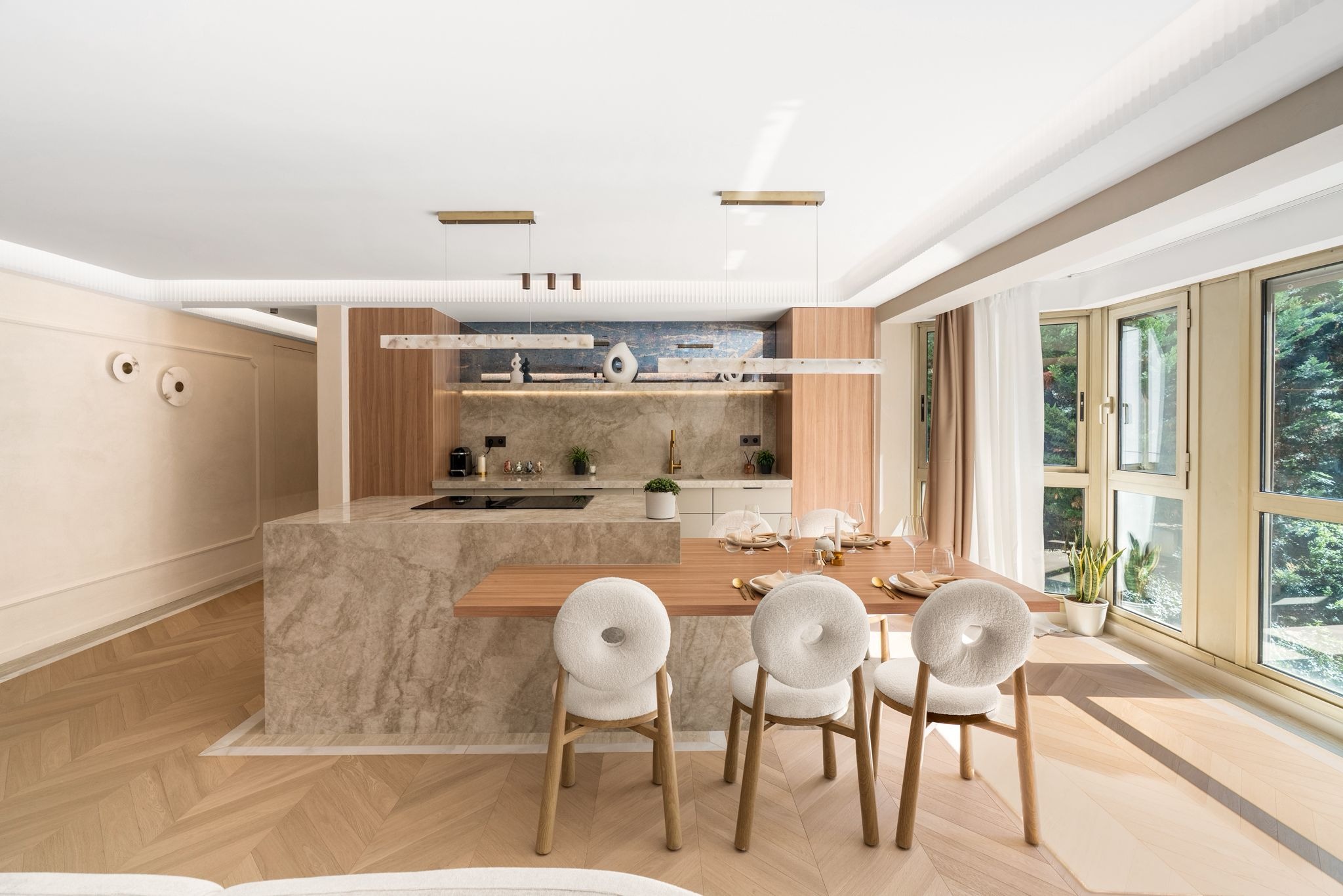 Cuisine ouverte du T4 parisien réalisée par PB TRAVAUX
