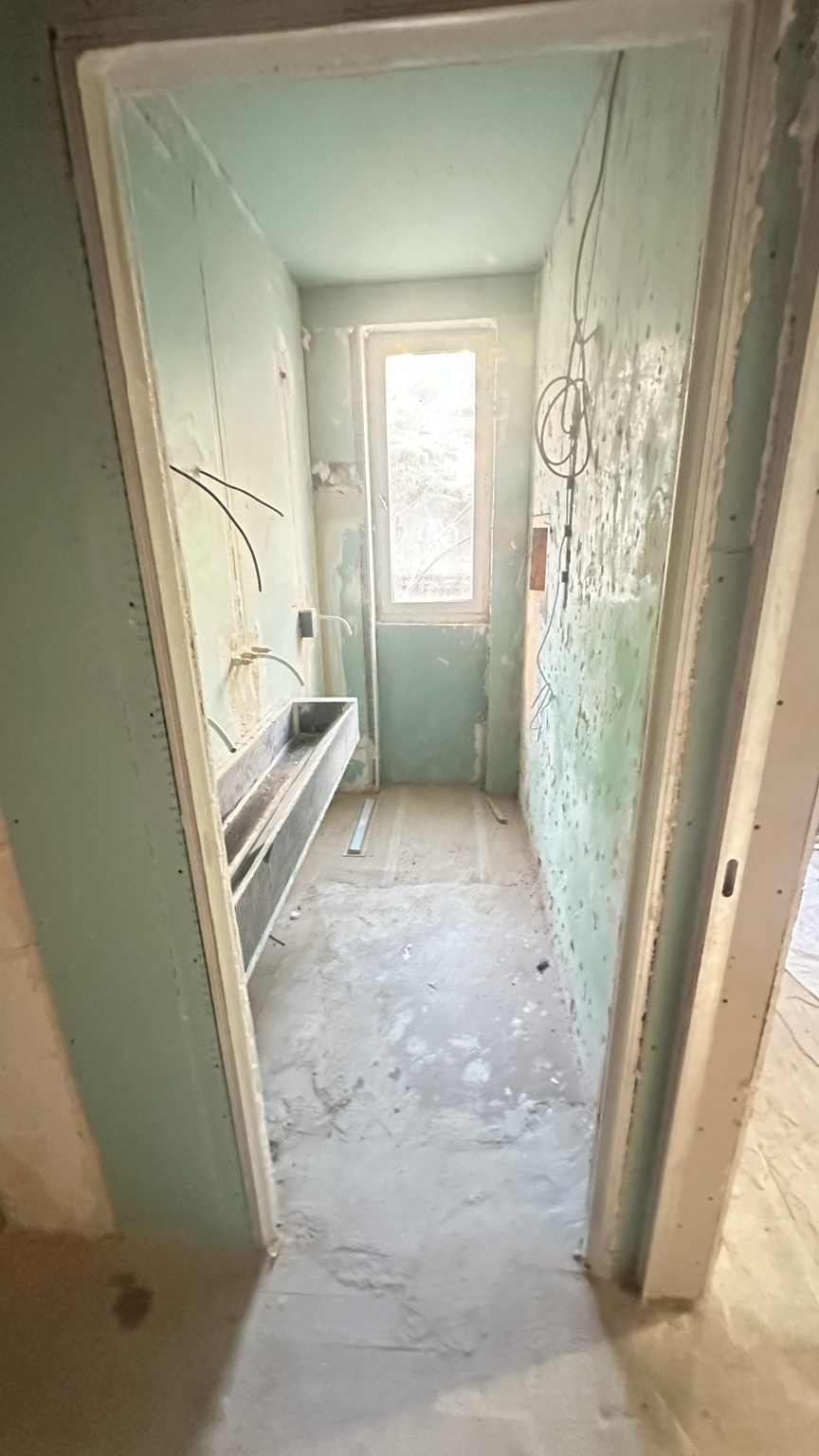 Salle de bains avant les travaux